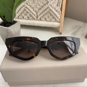 Dezi On Read Sunglasses